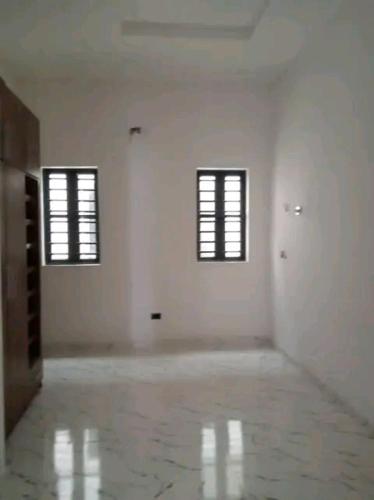 Crown Apartment