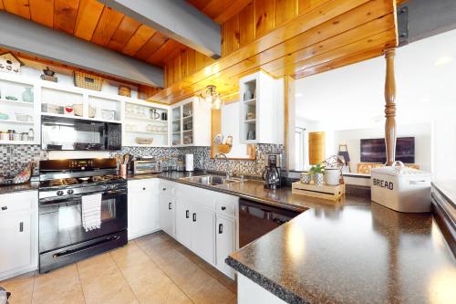 Big Bear Bungalow in Big Bear City, USA