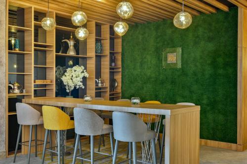 Restaurant, Holiday Inn and Suites Al Khobar By IHG in Al-Khobar