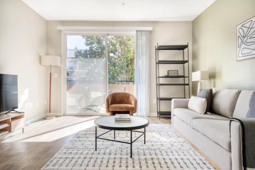 . Walnut Creek 2BR w Pool Gym WD nr BART SFO-1051