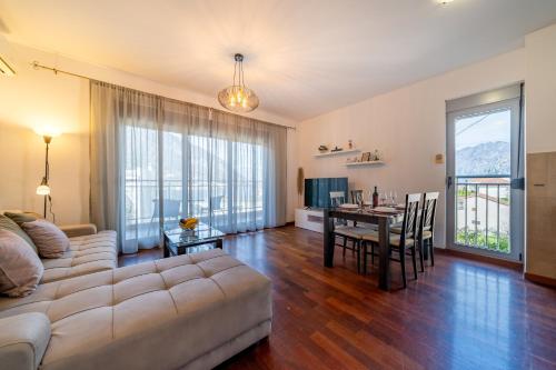 2 bedrooms, 4 beds