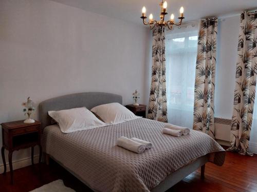 La Maison de Léonie (La Maison de Leonie) in Перон