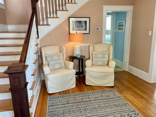 Key Lime Cottage steps from Cape Charles Beach