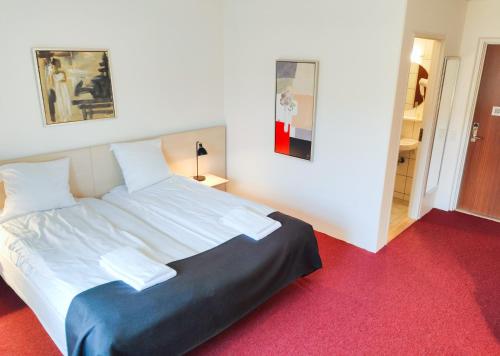 1 queen bed