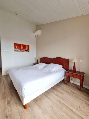 Castillon Des Baux - image 8