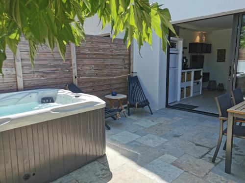Casa Louise Suites and Spas - image 12