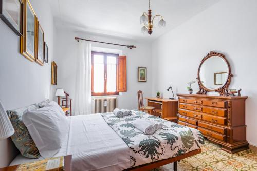 Pisa Airport Comfy Apartment - Private Parking - Pisa