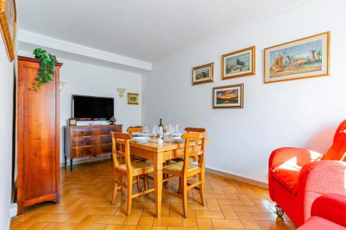 GuestHost - Pisa Airport Comfy Apartment - Private Parking 4
