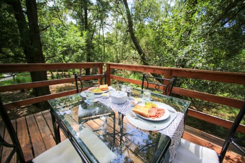 شرفة/ تراس, Hide Away Cabin in كنيسنا