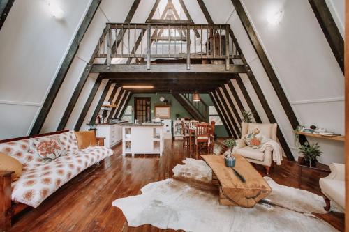 Hide Away Cabin in كنيسنا