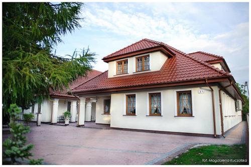 . Restauracja Ambrozja i Pokoje gościnne