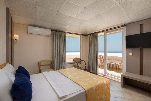 Standard Double Room with Side Sea View