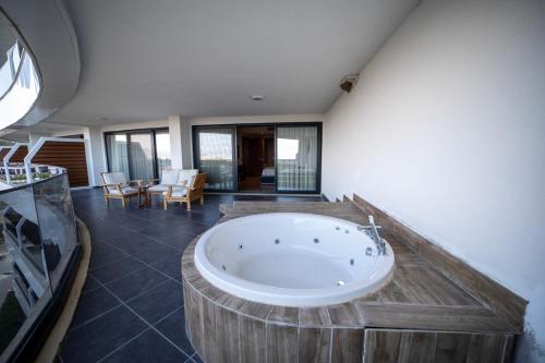 บริการและสิ่งอำนวยความสะดวก, SEVEN FOR LIFE THERMAL HOTEL in คูซาดาซี