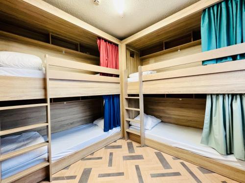 1 bunk bed