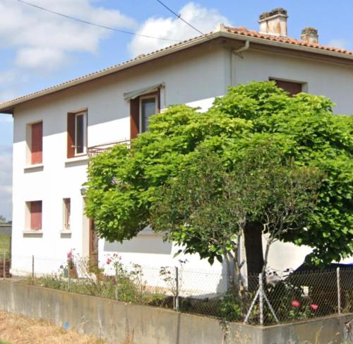 Biroc BnB Pyrenees in Villeneuve De Riviere