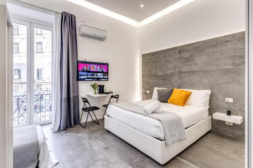 Gallery Suite Naples - image 2