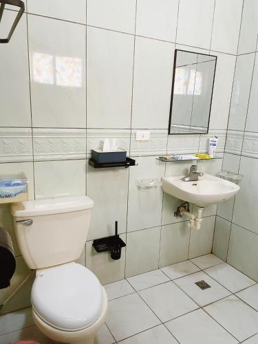 Bathroom, 阿布の家 in Yuanlin Township