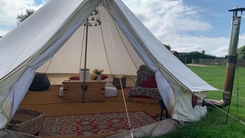 Home Farm Radnage Glamping Bell Tent 2, with Log Burner and Fire Pit in Radnage