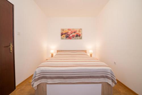 Red Karmenita - image 10