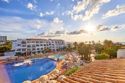 Swimming pool, FERGUS Style Bahamas in Ibiza