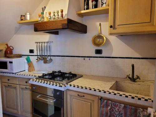 кухня, Casa Lucia in Монтічіано