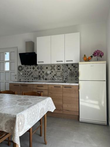 Apartments Ljubomir - image 2
