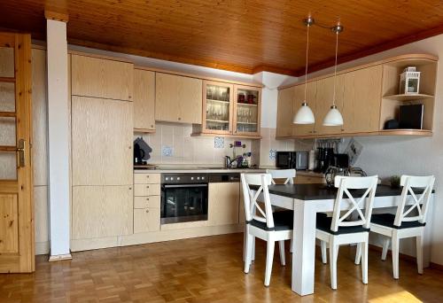 Ferienwohnung Weitblick am Kurpark - image 3