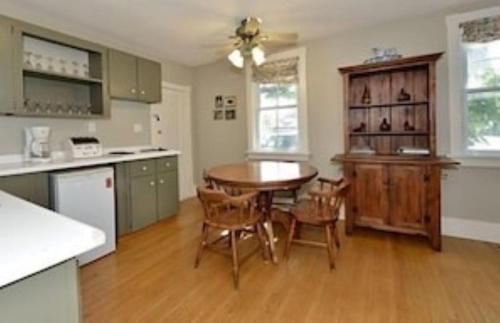 The Olde Angel Inn in ทะเลสาบไนการ่า (ON)