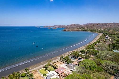 Playa Potrero - beachfront Villa, big private pool - Casa Bella Catalina in Potrero