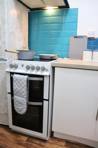 Peaceful 2 Bed House FREE WiFi and Parking in Hunslet Carr