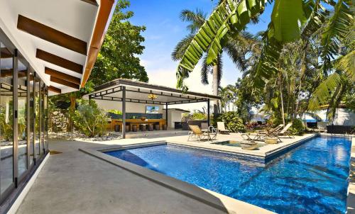 Piscina, Playa Potrero - beachfront Villa, big private pool - Casa Bella Catalina in Potrero