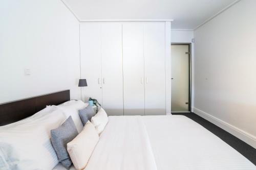 Sun & Sea Suite, Kavouri