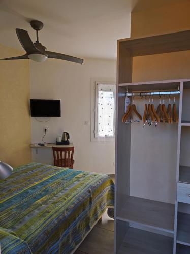 Small Double Room with Air conditioning and Terrace