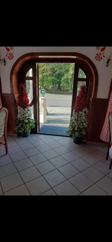 Restaurant, Magyar Csárda és Vendégház (Magyar Csarda es Vendeghaz) in Harkany