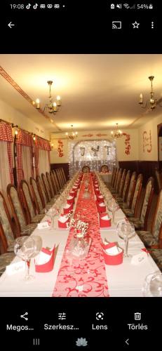 Restaurant, Magyar Csárda és Vendégház (Magyar Csarda es Vendeghaz) in Harkany
