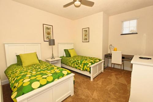 SERENITY 3 Bed 3 Bath Townhome with Pool, Private Balcony, Clubhouse, Communal Pool, Conservation View, Disney 15 mins by Orlando Holiday Rental Homes LLC 1507T in Orlando, USA