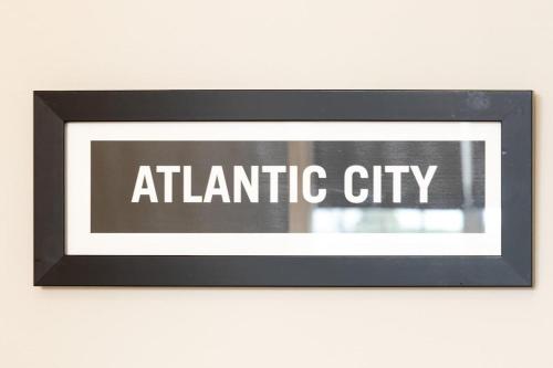 Balcony View, Updated Interior, Close to the Beach! in Atlantic City, USA