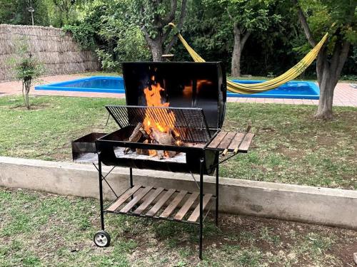 Casa en Chacras de Coria c/jardín/parrilla/piscina