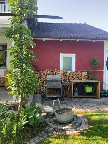 Ferien- Haus mit privatem Garten nahe Waging - Altotting - Salzburg in Fridolfing