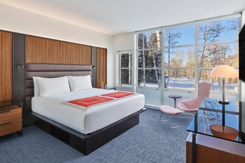 Aspen Junior King Suite - Accessible