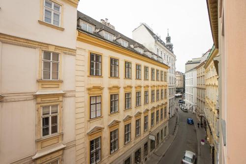 Central living - Stephansdom Apartments 2