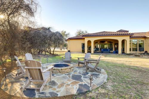 Stylish Home with Hot Tub about 4 Mi to Canyon Lake in Canyon Lake, USA