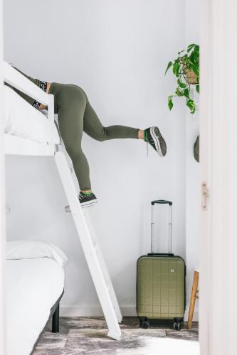 Double Room with Shared Bathroom image 6