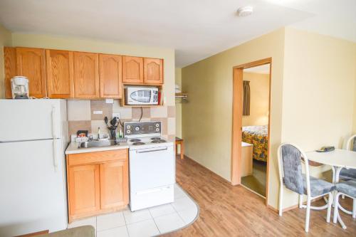 2 bedrooms, 3 beds