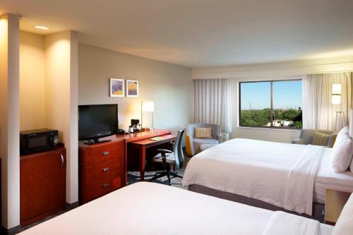 Courtyard by Marriott Brownsville - image 13