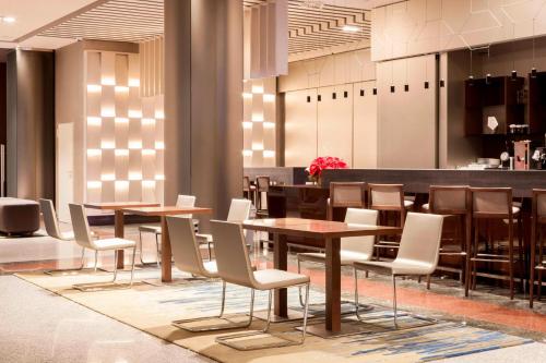 Madrid Marriott Auditorium Hotel & Conference Center - image 3