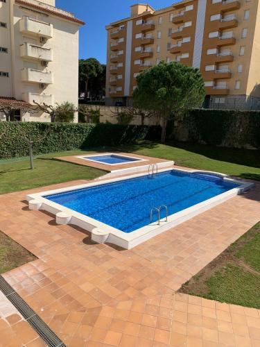 Cosy Apartment in L Escala, 7 mins walk to the closest beach, Riells