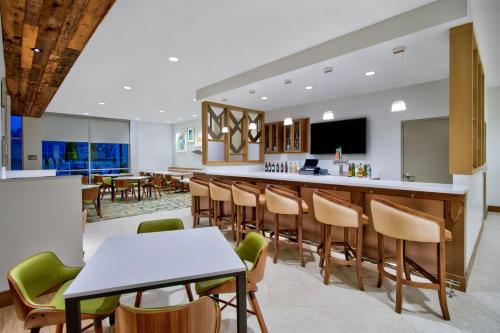 Lobby, Fairfield by Marriott Inn & Suites Orlando at FLAMINGO CROSSINGS® Town Center in Disney West gebied