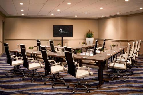 Marina del Rey Marriott - main image