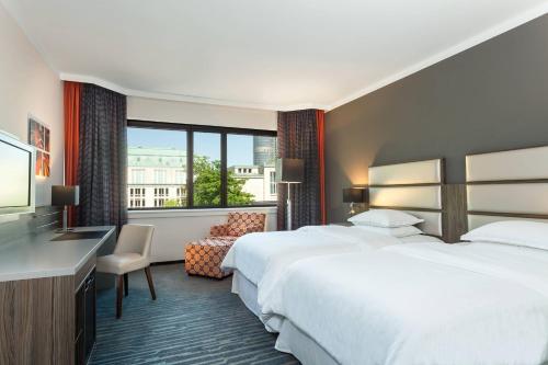 Sheraton Essen Hotel - image 2